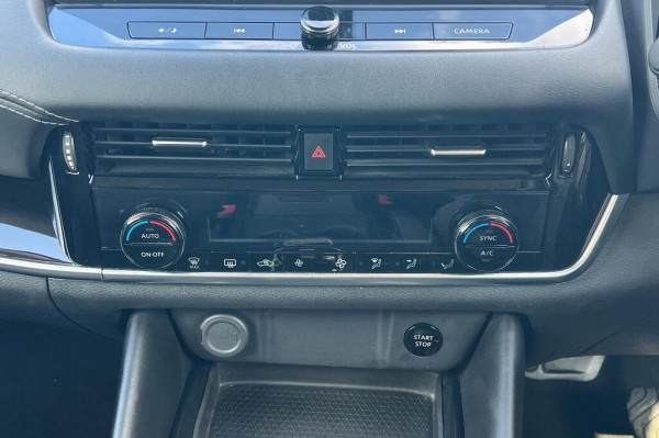 Nissan Qashqai 2022/ Grey RHD Hybrid AT SUV Crossover 2WD view 6