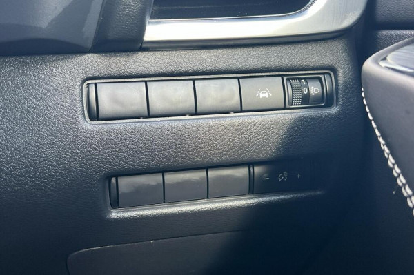 Nissan Qashqai 2022/ Grey RHD Hybrid AT SUV Crossover 2WD view 9