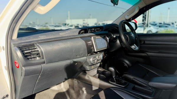 Toyota Hilux 2019/ White RHD Diesel AT Pickup 4WD view 3