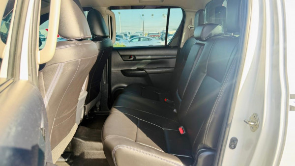 Toyota Hilux 2019/ White RHD Diesel AT Pickup 4WD view 4