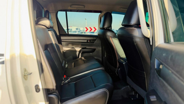 Toyota Hilux 2019/ White RHD Diesel AT Pickup 4WD view 5