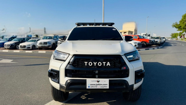 Toyota Hilux 2019/ White RHD Diesel AT Pickup 4WD view 8
