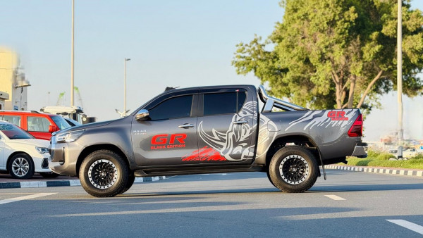 Toyota Hilux 2019/ Grey RHD Diesel AT Pickup 4WD view 10