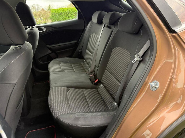 Kia XCeed 2022/ Bronze RHD Petrol MT SUV Crossover 2WD view 7