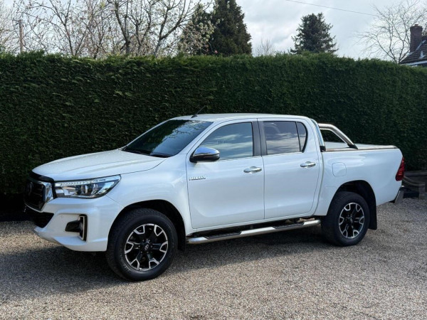 Toyota Hilux 2019/ White RHD Diesel AT Pickup 4WD view 2