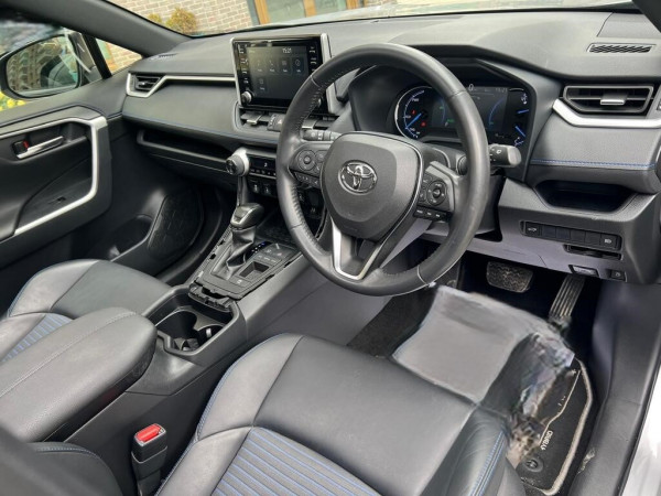 Toyota RAV 4 2019/ Silver RHD Hybrid AT SUV Crossover 2WD view 2