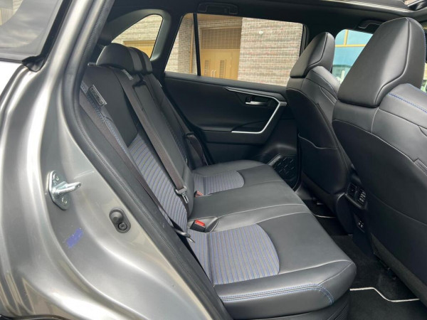 Toyota RAV 4 2019/ Silver RHD Hybrid AT SUV Crossover 2WD view 3