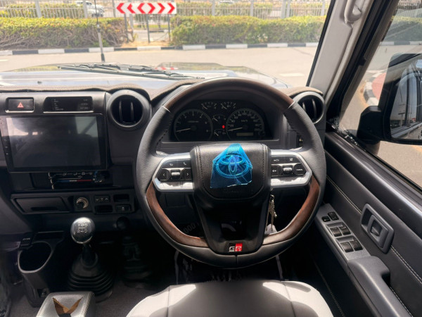 Toyota Land Cruiser Pickup 2019/ Grey RHD Diesel MT Pickup 4WD view 8