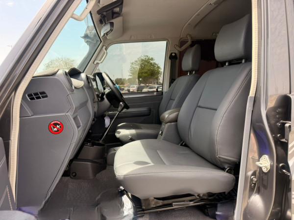 Toyota Land Cruiser Pickup 2019/ Grey RHD Diesel MT Pickup 4WD view 15