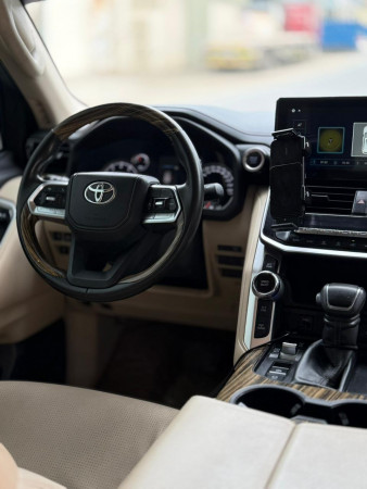 Toyota Land Cruiser 2023  White LHD Petrol AT SUV 4WD view 5