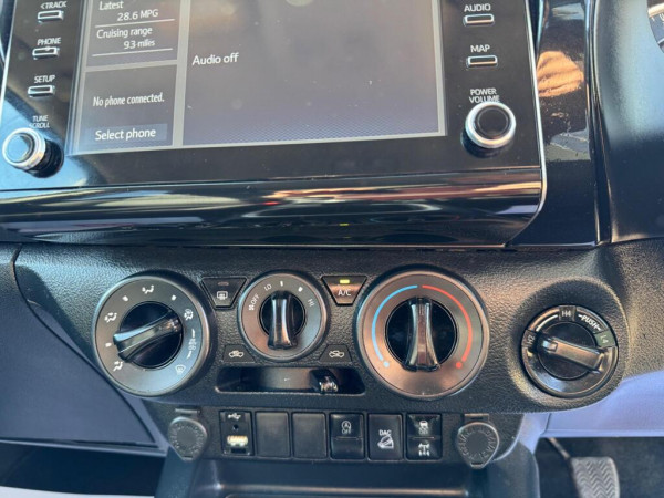 Toyota Hilux 2023/ Silver RHD Diesel MT Pickup 4WD view 4