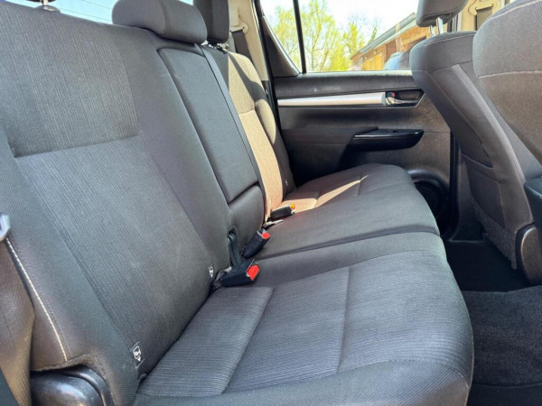 Toyota Hilux 2023/ Silver RHD Diesel MT Pickup 4WD view 9