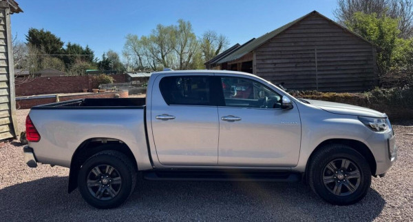 Toyota Hilux 2023/ Silver RHD Diesel MT Pickup 4WD view 10