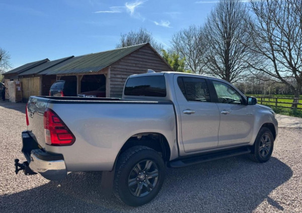Toyota Hilux 2023/ Silver RHD Diesel MT Pickup 4WD view 11