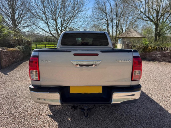 Toyota Hilux 2023/ Silver RHD Diesel MT Pickup 4WD view 16