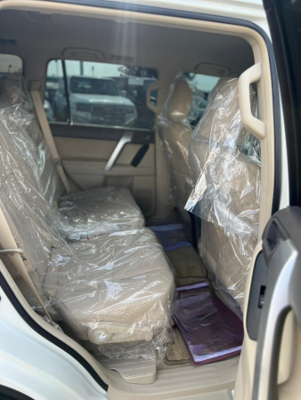 Toyota LAND CRUISER PRADO 2019/ White LHD Petrol AT SUV 4WD view 6