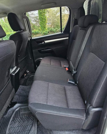 Toyota Hilux 2020/ White RHD Diesel AT Pickup 4WD view 3