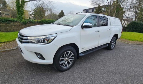 Toyota Hilux 2020/ White RHD Diesel AT Pickup 4WD view 4