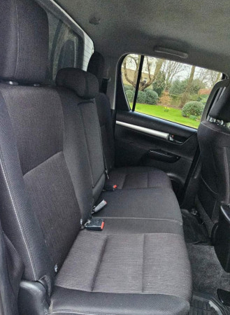 Toyota Hilux 2020/ White RHD Diesel AT Pickup 4WD view 11