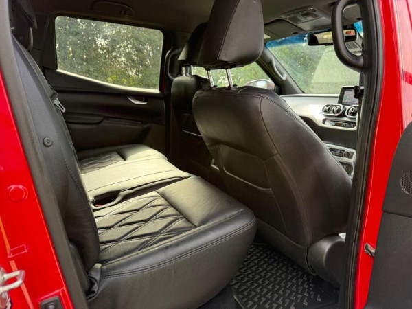 Mercedes-Benz X350 2019/ Red RHD Diesel AT Pickup 4WD view 7