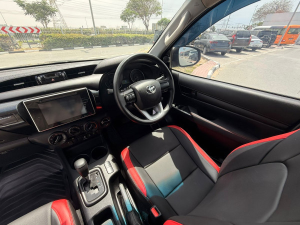 Toyota Hilux 2019/ Brown RHD Diesel AT Pickup 4WD view 6