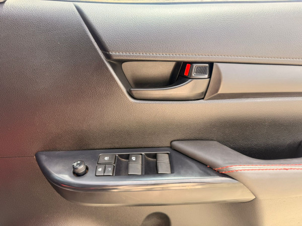 Toyota Hilux 2019/ Brown RHD Diesel AT Pickup 4WD view 9