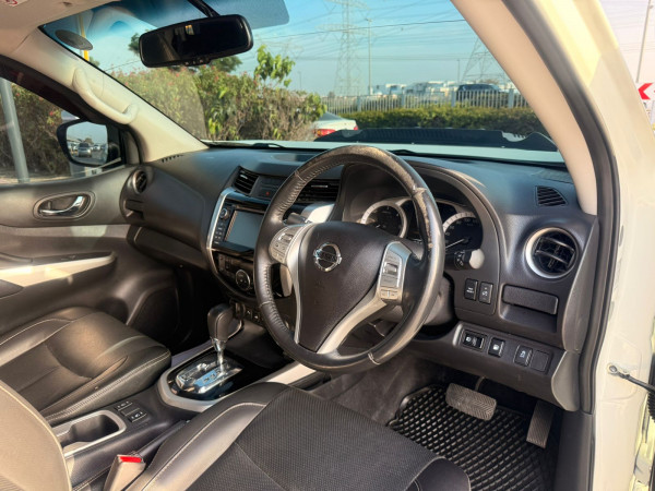 Nissan Navara 2019/ White RHD Diesel AT Pickup 4WD view 2