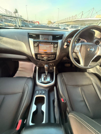 Nissan Navara 2019/ White RHD Diesel AT Pickup 4WD view 7