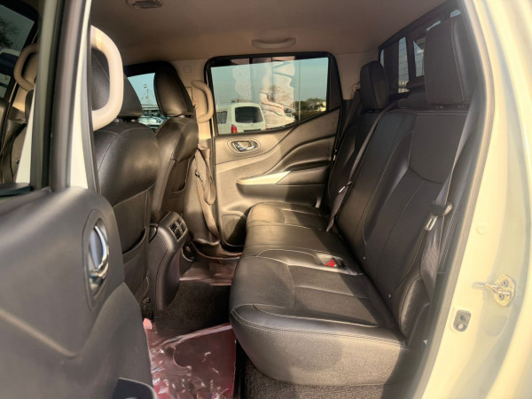 Nissan Navara 2019/ White RHD Diesel AT Pickup 4WD view 8