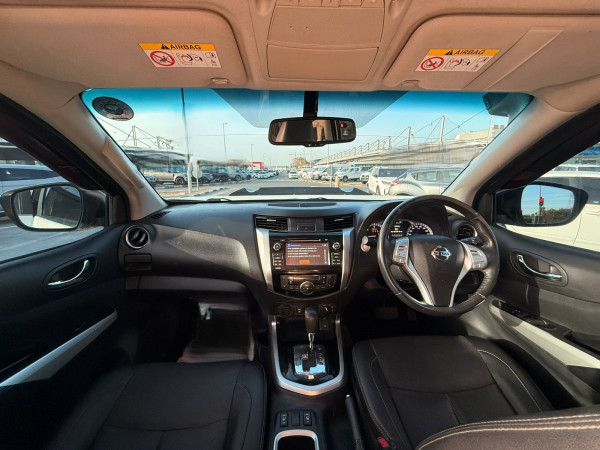 Nissan Navara 2019/ White RHD Diesel AT Pickup 4WD view 11