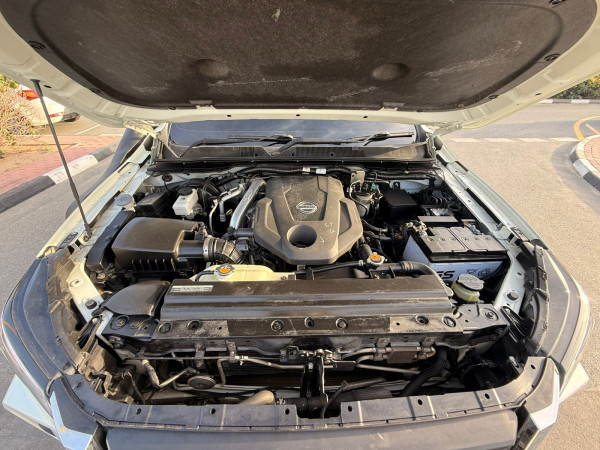 Nissan Navara 2019/ White RHD Diesel AT Pickup 4WD view 15