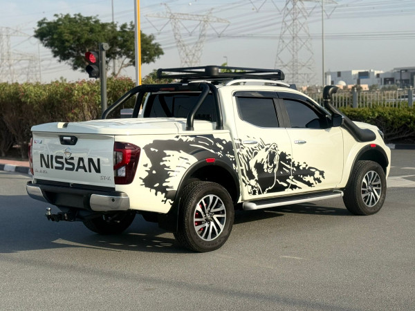 Nissan Navara 2019/ White RHD Diesel AT Pickup 4WD view 17