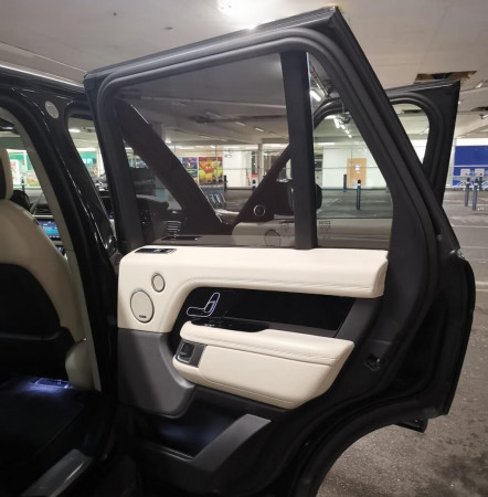 Land Rover Range Rover Vogue SE 2019/ Black RHD Diesel AT SUV 4WD view 3