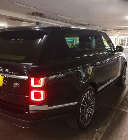 Land Rover Range Rover Vogue SE 2019/ Black RHD Diesel AT SUV 4WD view 9