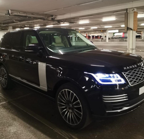 Land Rover Range Rover Vogue SE 2019/ Black RHD Diesel AT SUV 4WD view 10