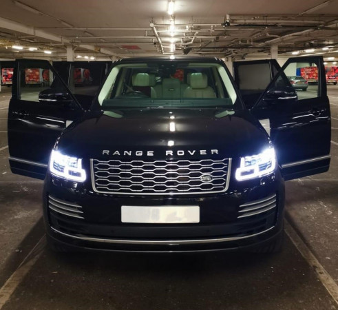 Land Rover Range Rover Vogue SE 2019/ Black RHD Diesel AT SUV 4WD view 11