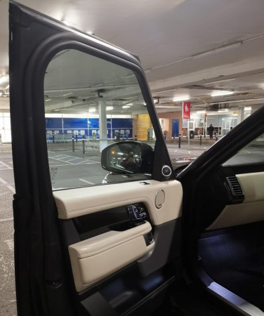 Land Rover Range Rover Vogue SE 2019/ Black RHD Diesel AT SUV 4WD view 16