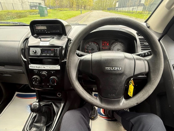 Isuzu D-Max 2019/ White RHD Diesel MT Pickup 4WD view 3