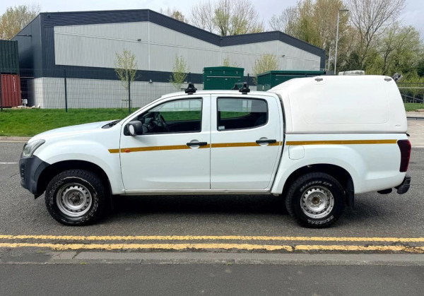 Isuzu D-Max 2019/ White RHD Diesel MT Pickup 4WD view 9