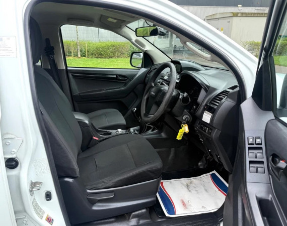 Isuzu D-Max 2019/ White RHD Diesel MT Pickup 4WD view 14