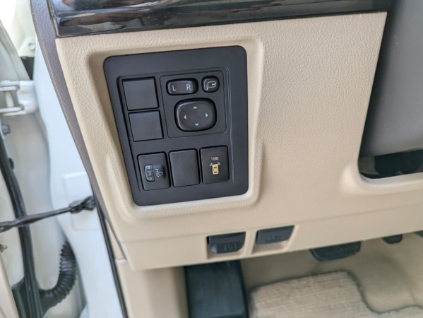 Toyota LAND CRUISER PRADO 2019/ White LHD Petrol AT SUV 4WD view 5