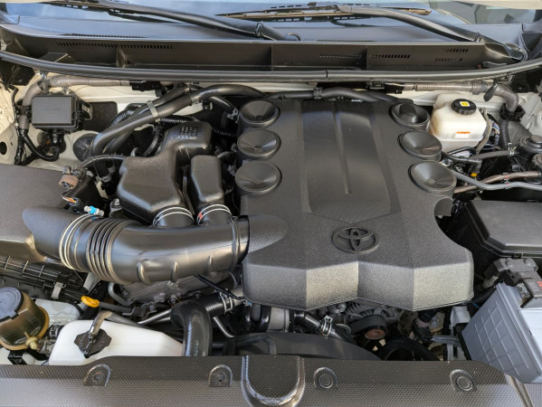 Toyota LAND CRUISER PRADO 2019/ White LHD Petrol AT SUV 4WD view 15