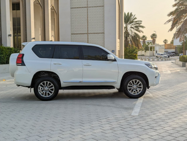 Toyota LAND CRUISER PRADO 2019/ White LHD Petrol AT SUV 4WD view 19