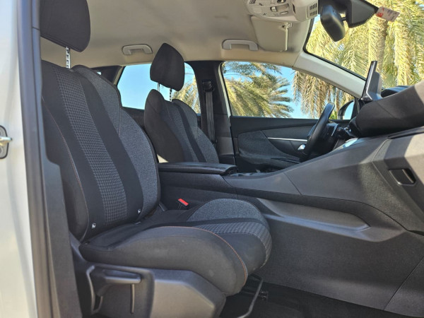 Peugeot 3008 2022/ White LHD Petrol AT SUV Crossover 2WD view 17