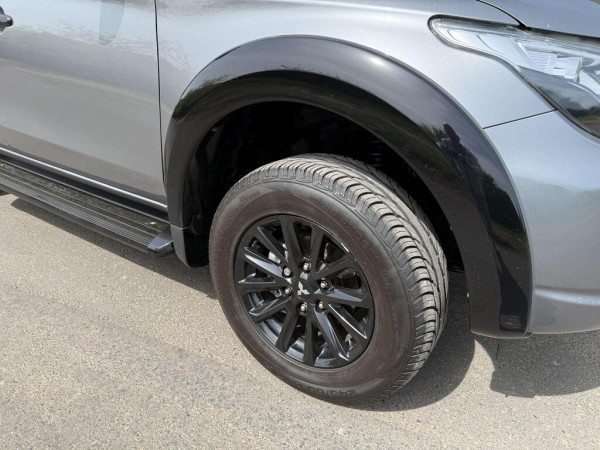 Mitsubishi L200 2019/ Grey RHD Diesel AT Pickup 4WD view 12