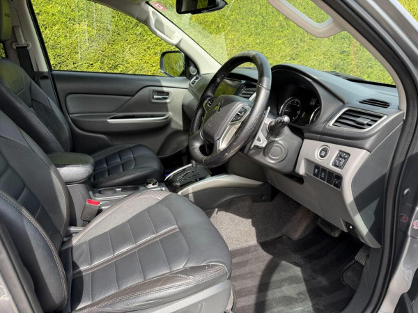 Mitsubishi L200 2019/ Grey RHD Diesel AT Pickup 4WD view 14