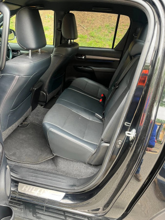 Toyota Hilux 2022/ Black RHD Diesel AT Pickup 4WD view 8