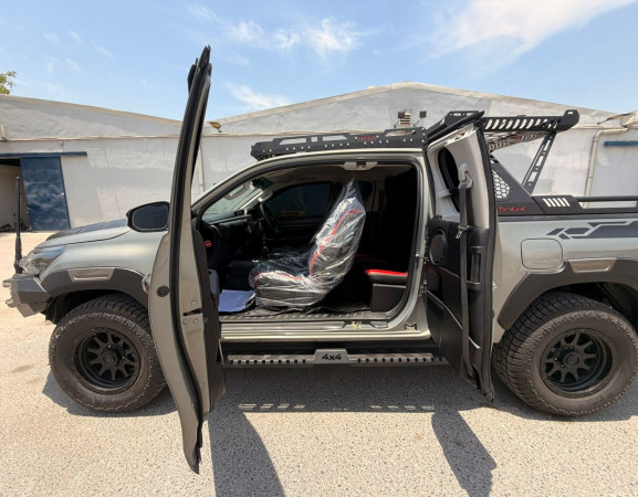 Toyota Hilux 2019/ Grey RHD Diesel AT Pickup 4WD view 2