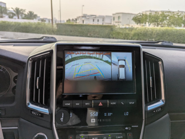 Toyota Land Cruiser 2019  Silver LHD Petrol AT SUV 4WD view 2