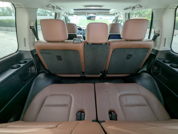 Toyota Land Cruiser 2019  Silver LHD Petrol AT SUV 4WD view 11